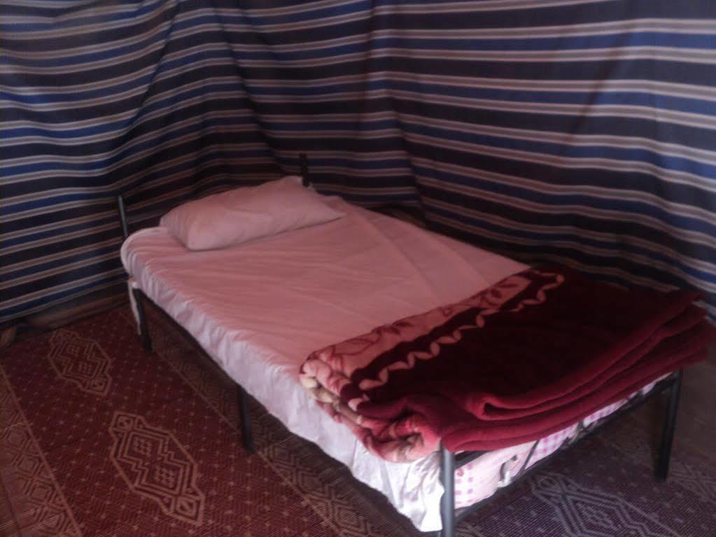 瓦迪拉姆 萨尔曼泽维德帐篷营地酒店 外观 照片